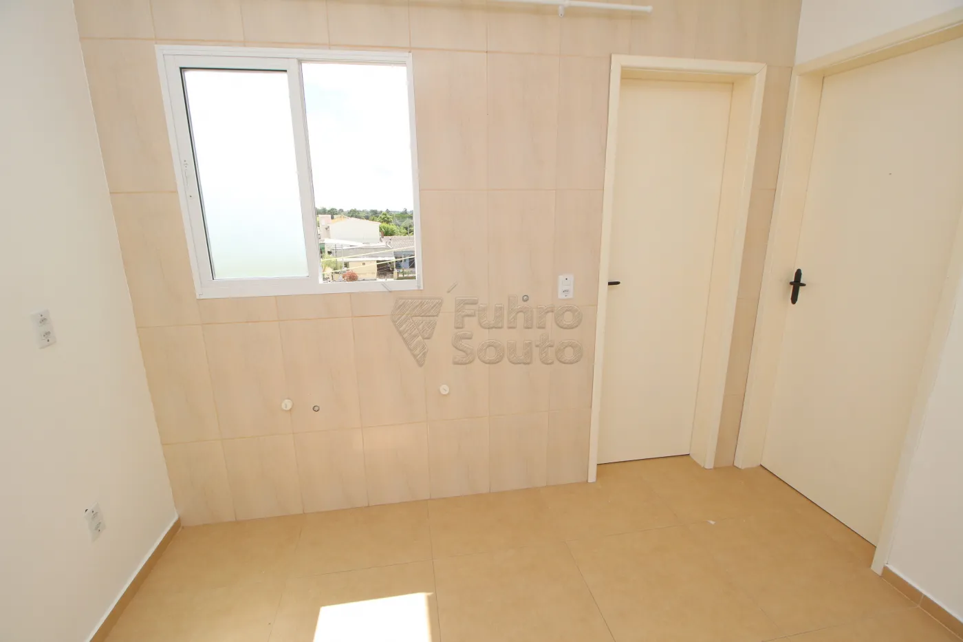 Alugar Apartamento / Padrão em Pelotas R$ 600,00 - Foto 3