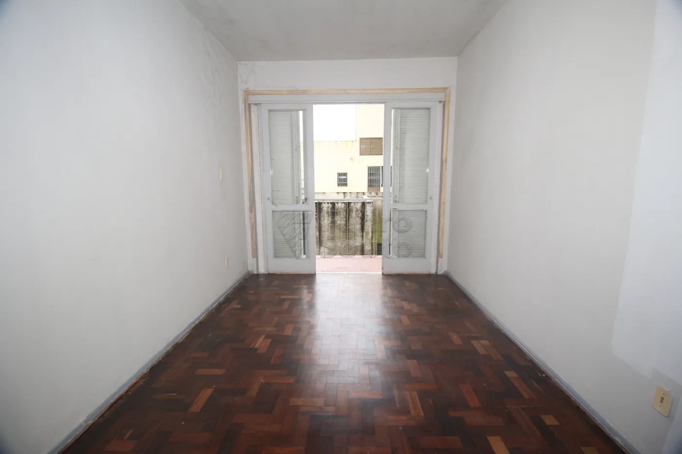 Alugar Apartamento / Padrão em Pelotas R$ 1.200,00 - Foto 2