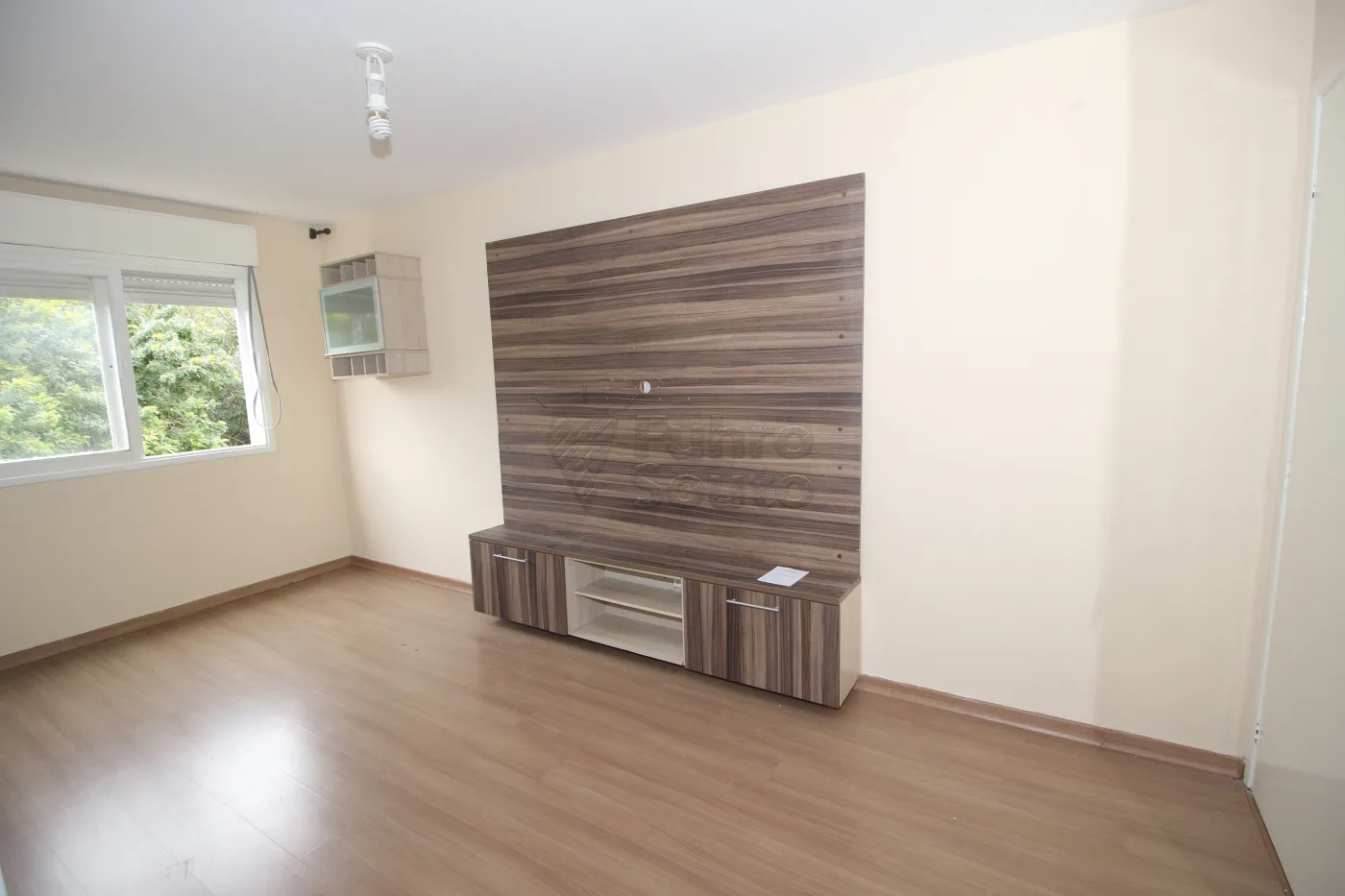 Alugar Apartamento / Padrão em Pelotas R$ 900,00 - Foto 4
