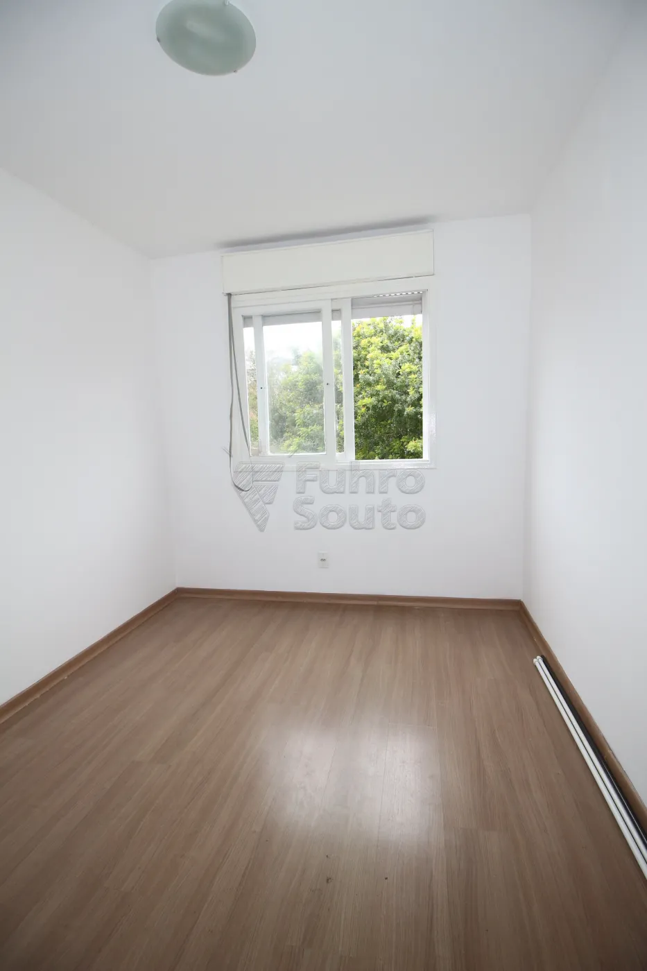 Alugar Apartamento / Padrão em Pelotas R$ 900,00 - Foto 7