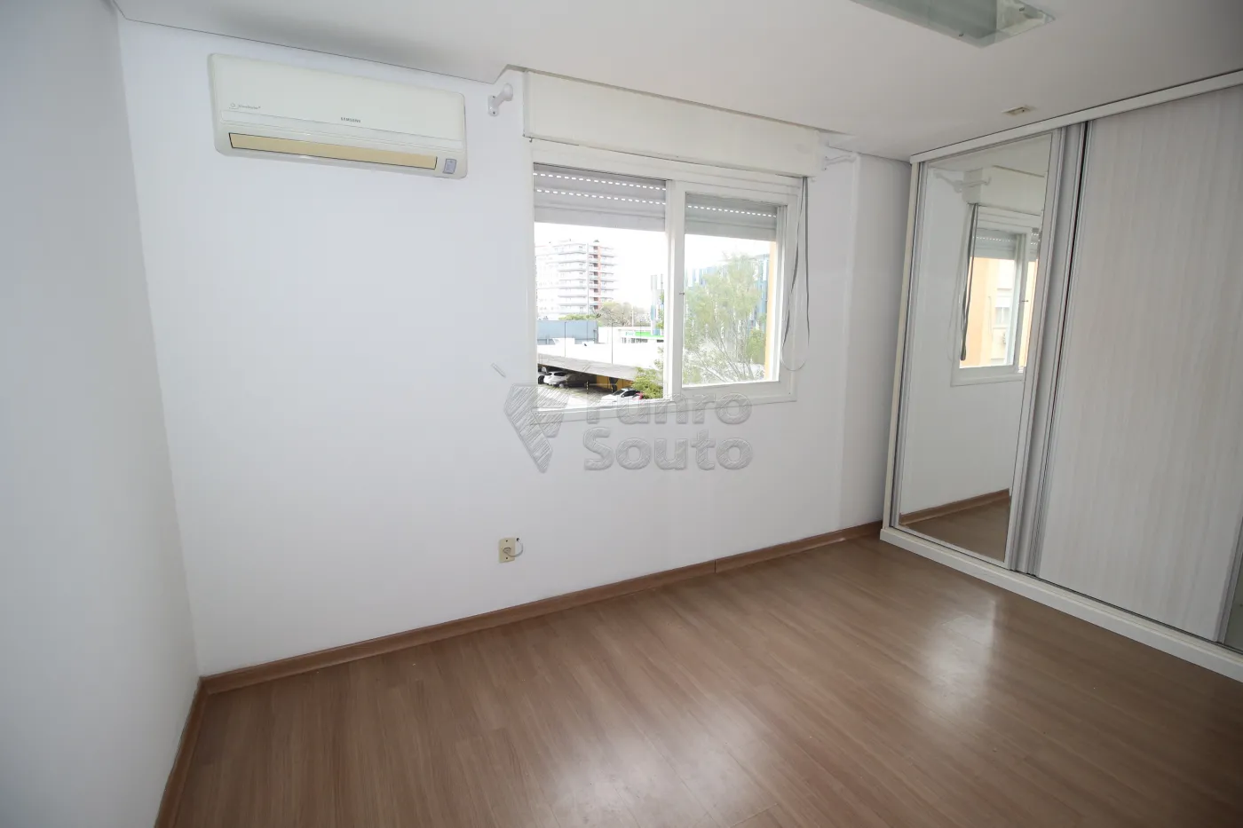 Alugar Apartamento / Padrão em Pelotas R$ 900,00 - Foto 11