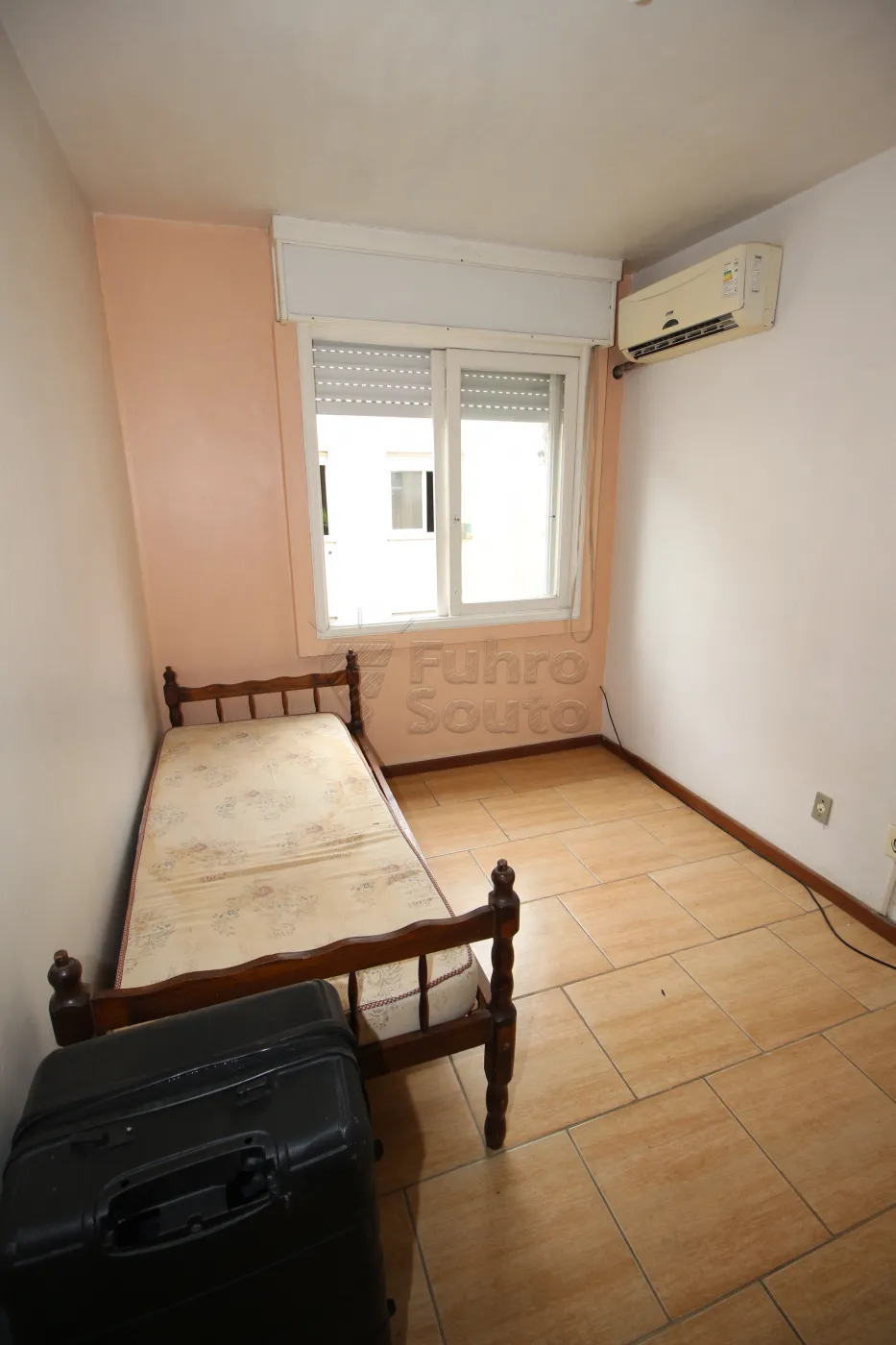 Alugar Apartamento / Padrão em Pelotas R$ 1.000,00 - Foto 14