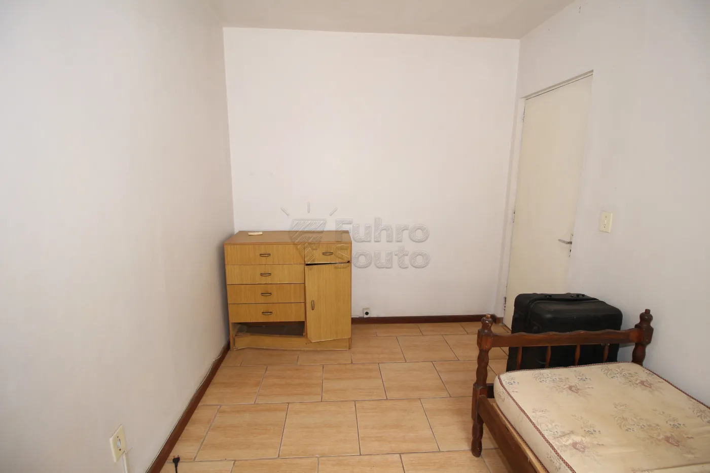 Alugar Apartamento / Padrão em Pelotas R$ 1.000,00 - Foto 16