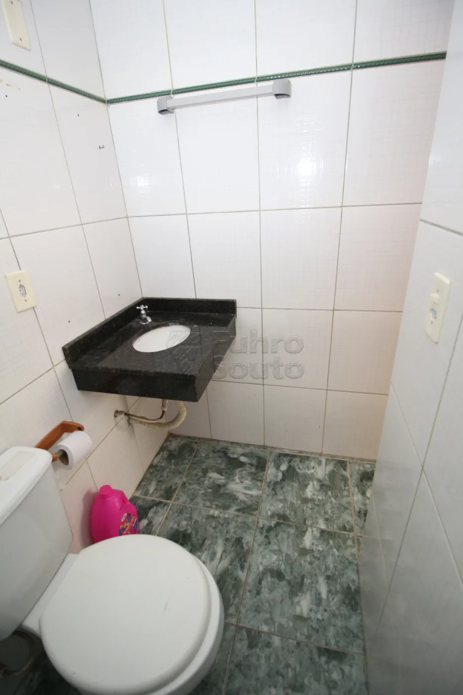Alugar Apartamento / Padrão em Pelotas R$ 1.000,00 - Foto 25