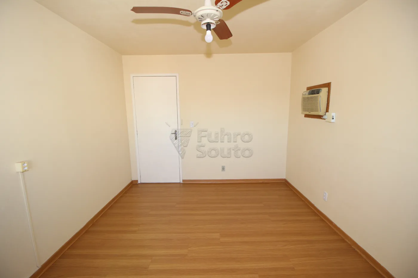 Alugar Apartamento / Padrão em Pelotas R$ 800,00 - Foto 9