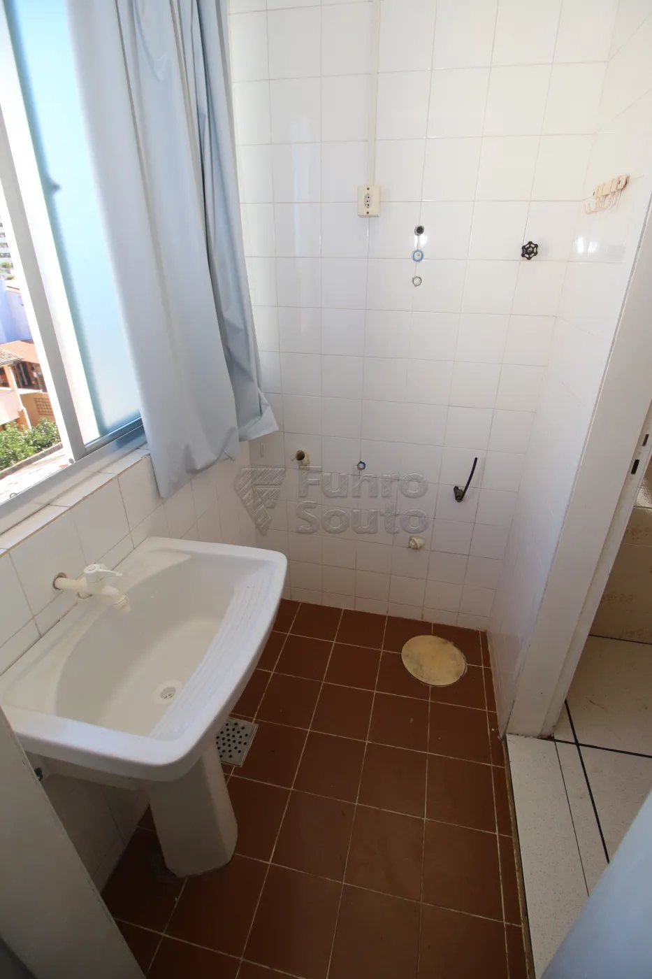 Alugar Apartamento / Padrão em Pelotas R$ 800,00 - Foto 26