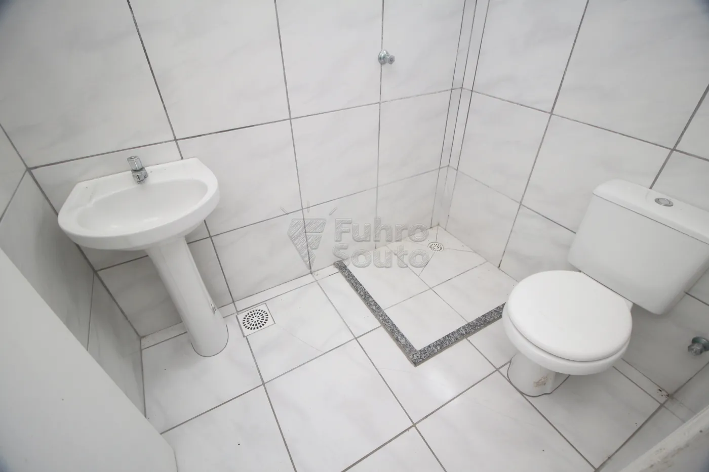 Alugar Apartamento / Padrão em Pelotas R$ 700,00 - Foto 19