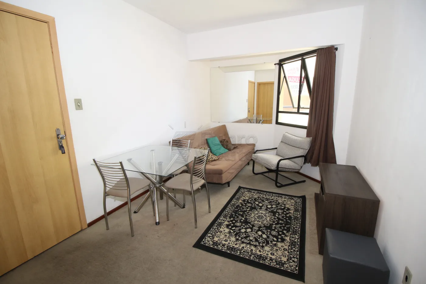 Alugar Apartamento / Padrão em Pelotas R$ 800,00 - Foto 2
