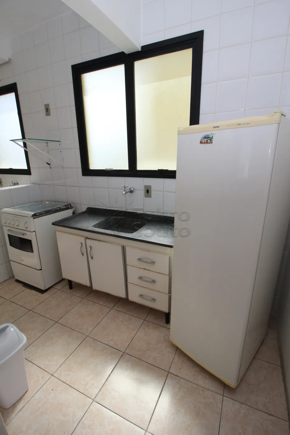 Alugar Apartamento / Padrão em Pelotas R$ 800,00 - Foto 12