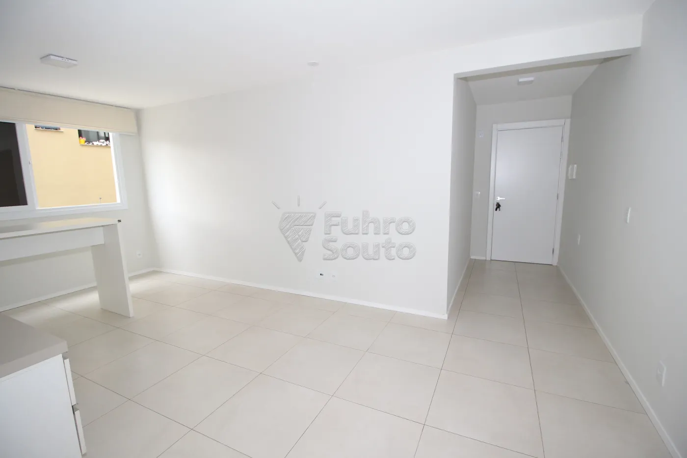 SALA Alugar Apartamento / Padrão em Pelotas R$ 1.650,00 - Foto 5