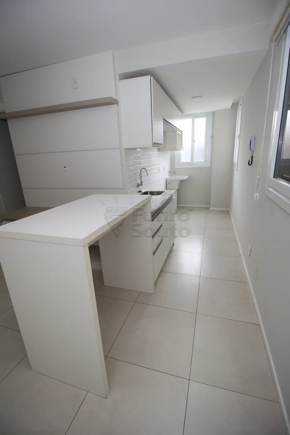 COZINHA Alugar Apartamento / Padrão em Pelotas R$ 1.650,00 - Foto 16