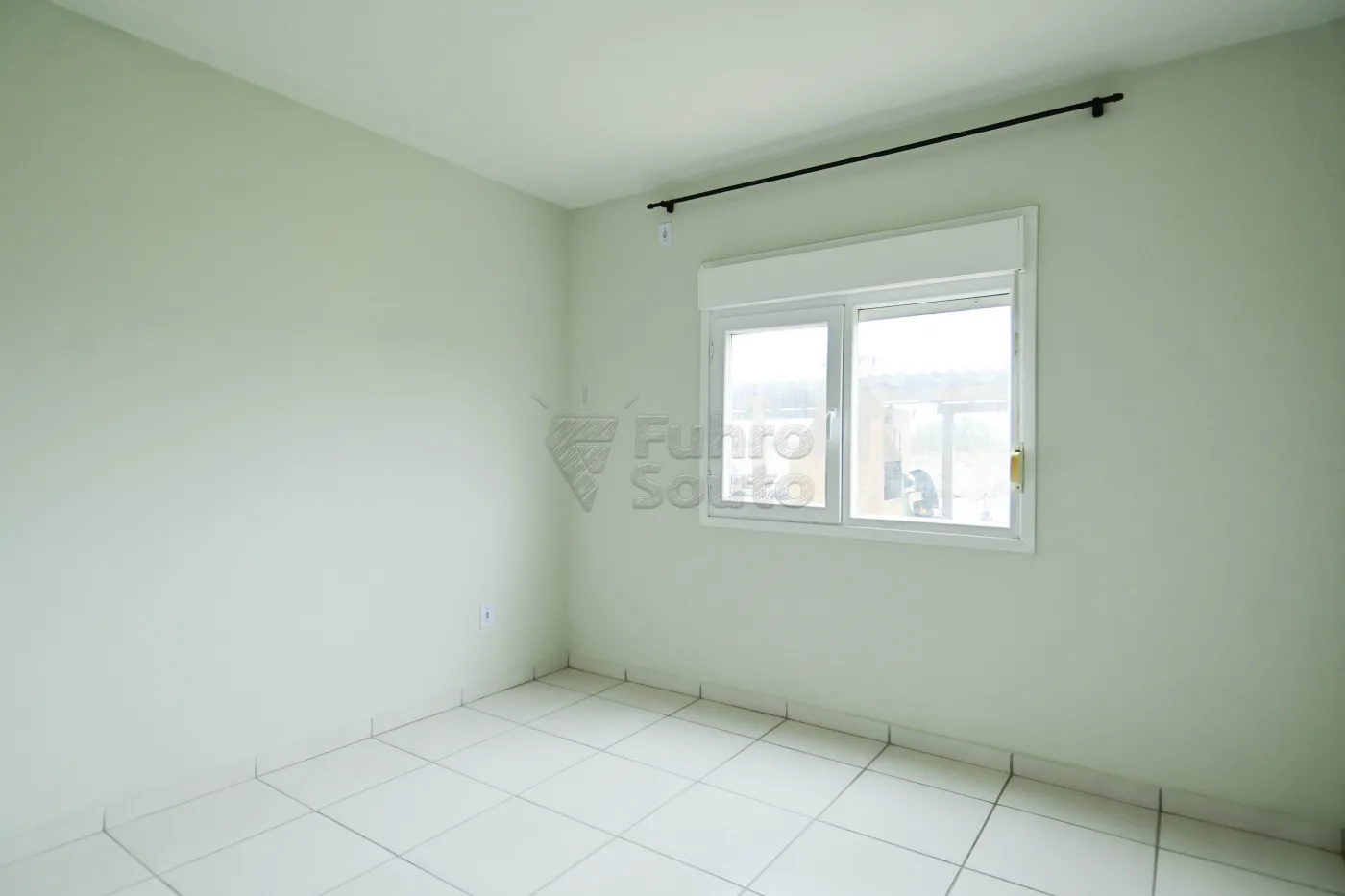 Alugar Apartamento / Padrão em Pelotas R$ 500,00 - Foto 7