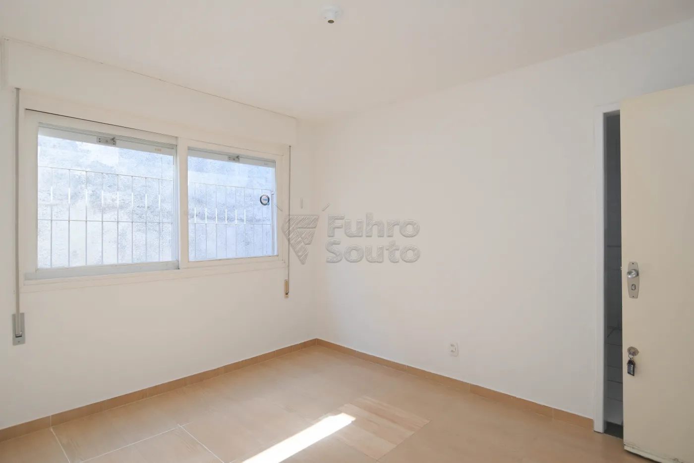 Alugar Apartamento / Padrão em Pelotas R$ 850,00 - Foto 5