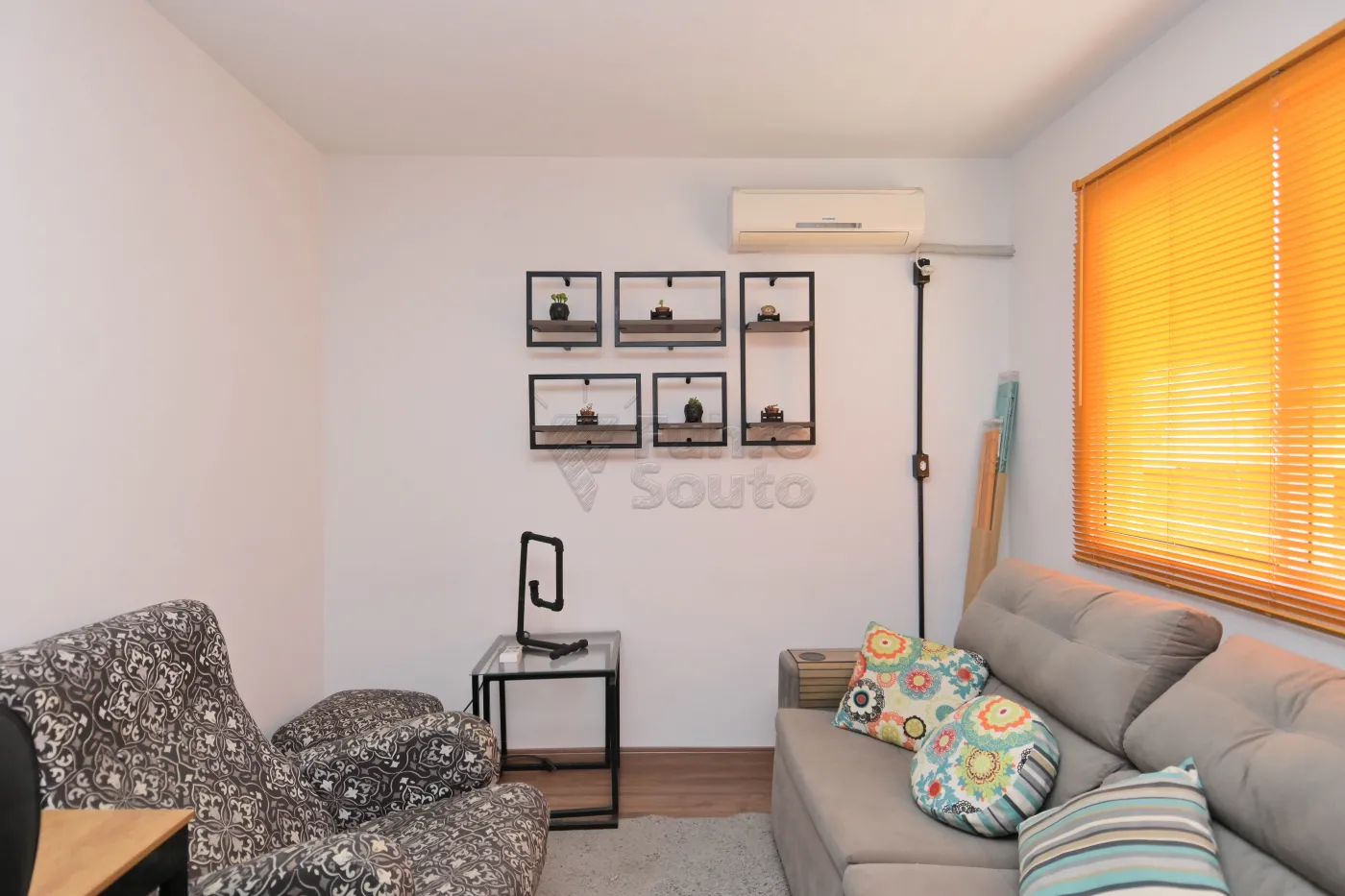 Alugar Apartamento / Padrão em Pelotas R$ 1.350,00 - Foto 6