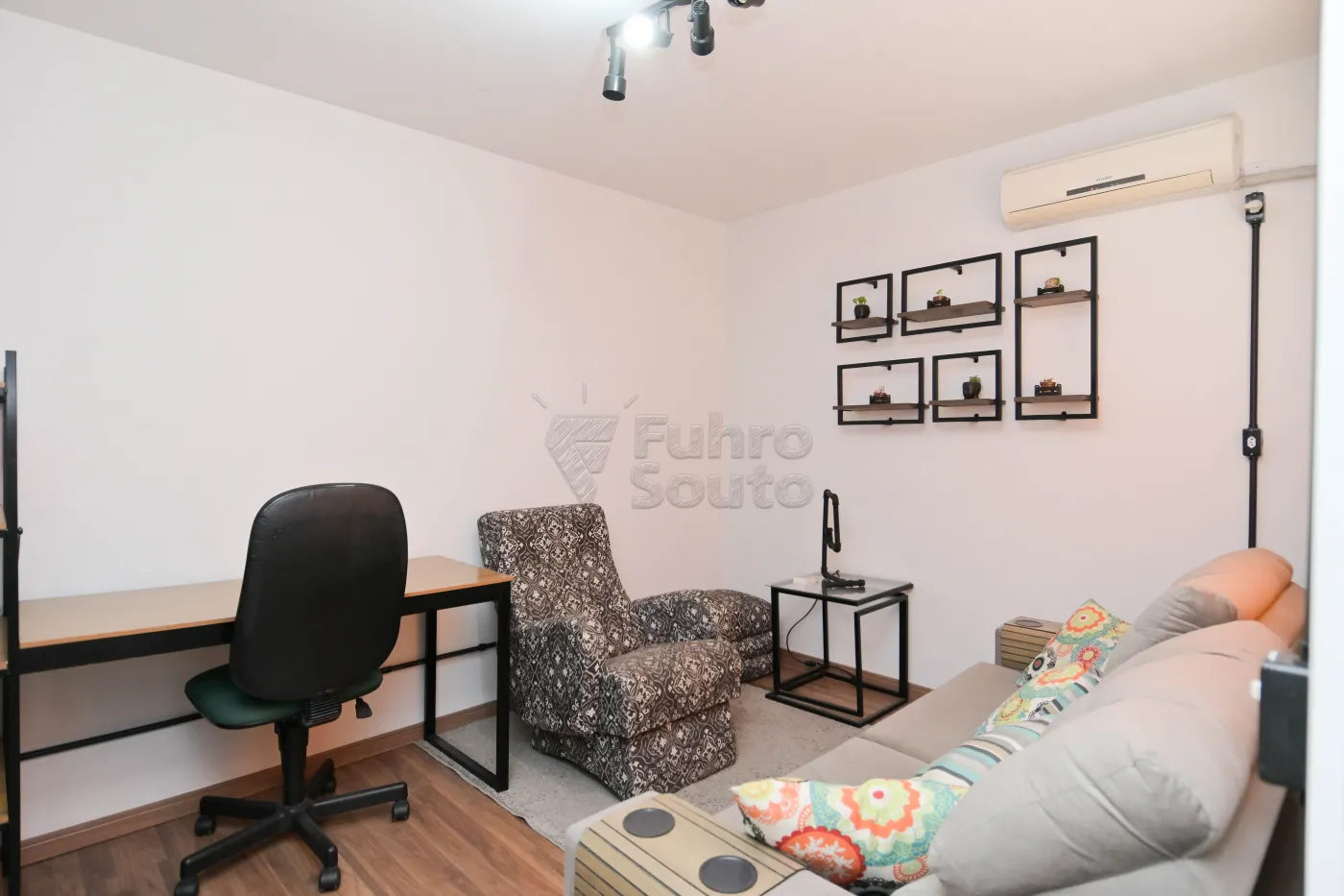Alugar Apartamento / Padrão em Pelotas R$ 1.350,00 - Foto 8