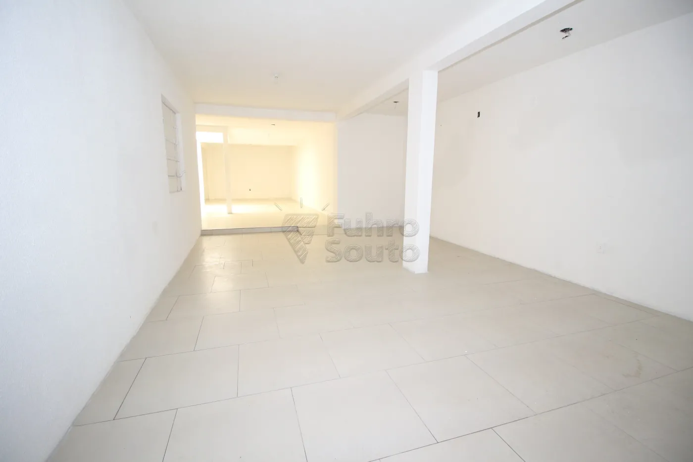 Alugar Comercial / Prédio em Pelotas R$ 8.800,00 - Foto 4