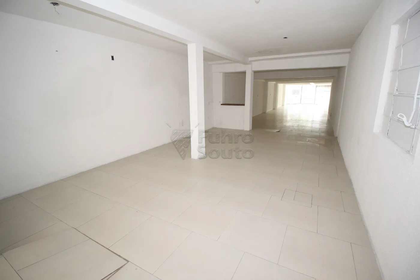 Alugar Comercial / Prédio em Pelotas R$ 8.800,00 - Foto 5