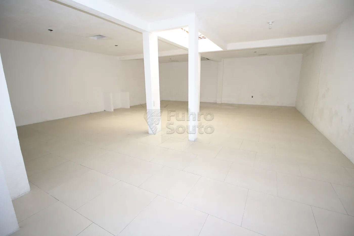 Alugar Comercial / Prédio em Pelotas R$ 8.800,00 - Foto 7
