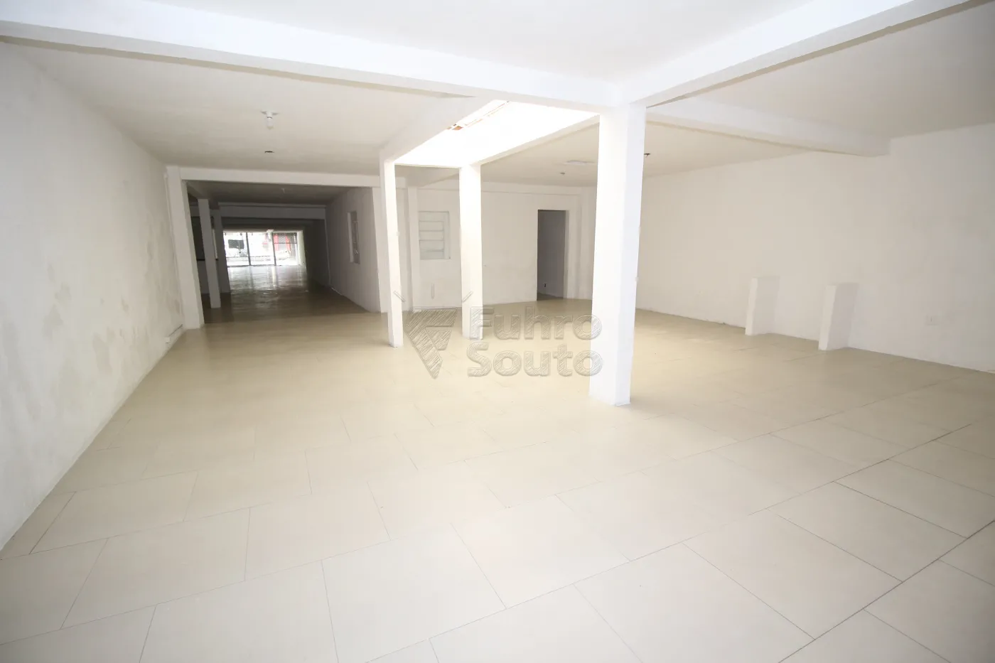 Alugar Comercial / Prédio em Pelotas R$ 8.800,00 - Foto 8