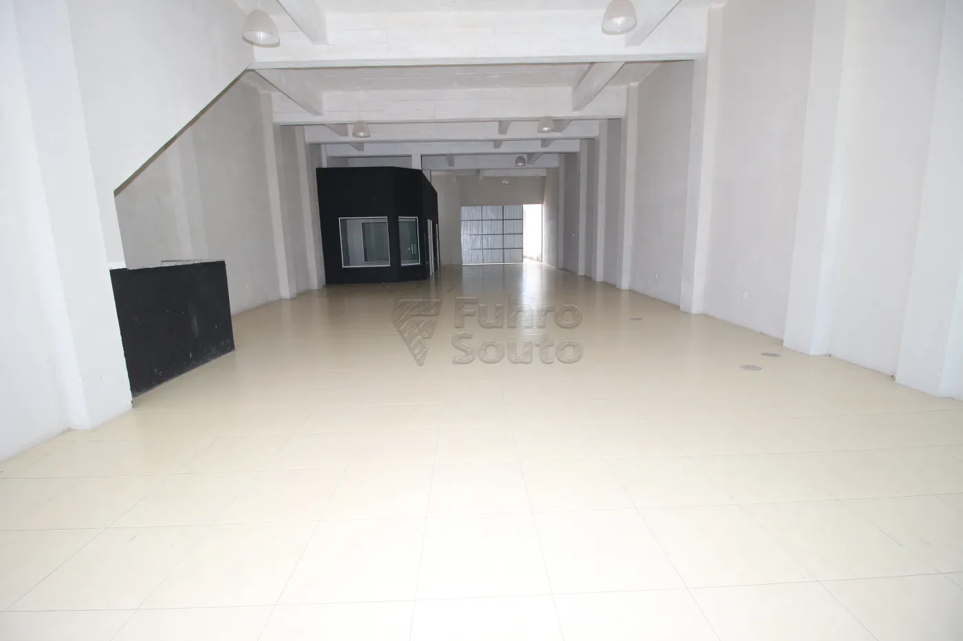 Alugar Comercial / Prédio em Pelotas R$ 5.500,00 - Foto 1