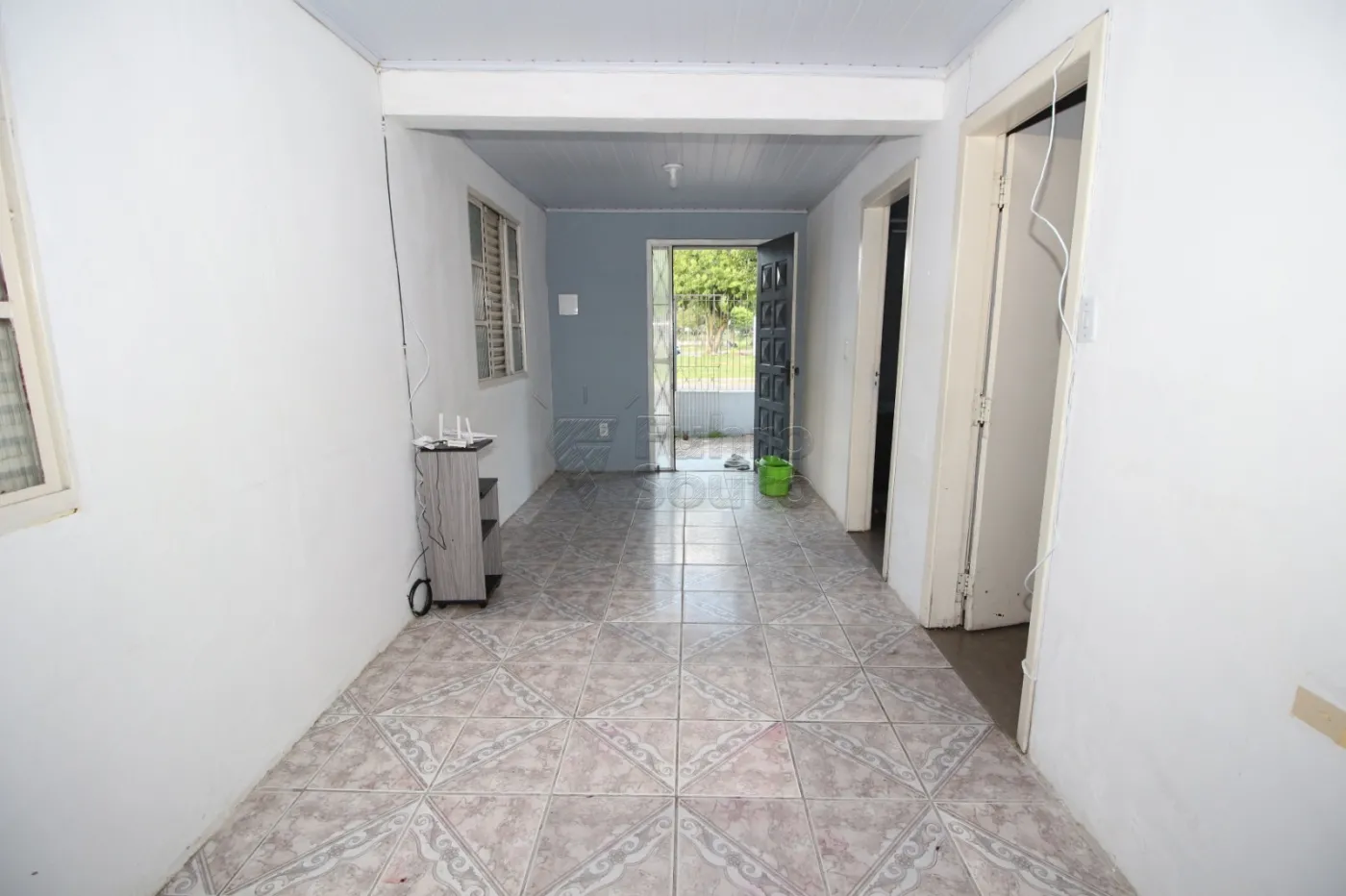 Alugar Casa / Padrão em Pelotas R$ 1.700,00 - Foto 1