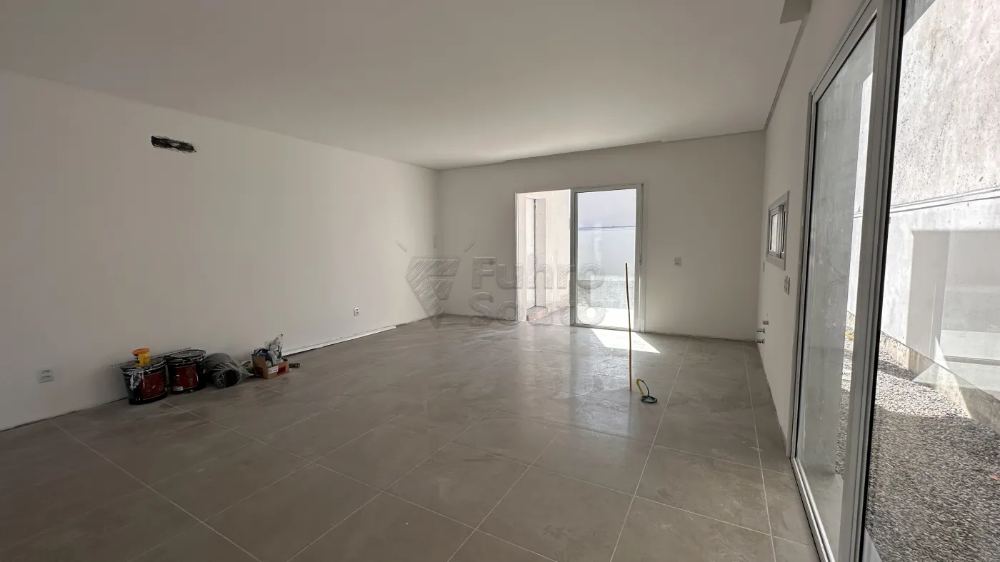 Comprar Casa / Padrão em Pelotas R$ 850.000,00 - Foto 3
