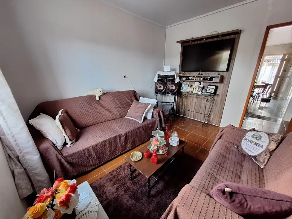 Comprar Casa / Padrão em Pelotas R$ 424.000,00 - Foto 1