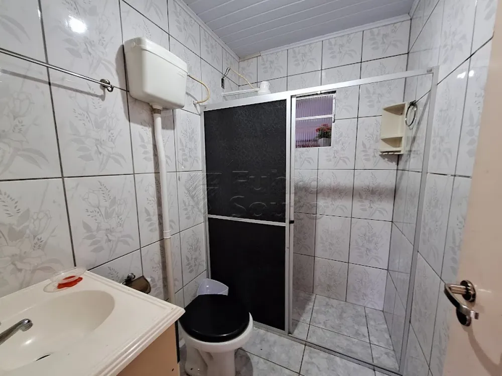 Comprar Casa / Padrão em Pelotas R$ 424.000,00 - Foto 12