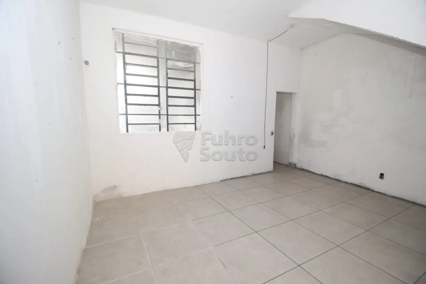 Alugar Comercial / Prédio em Pelotas R$ 1.650,00 - Foto 17