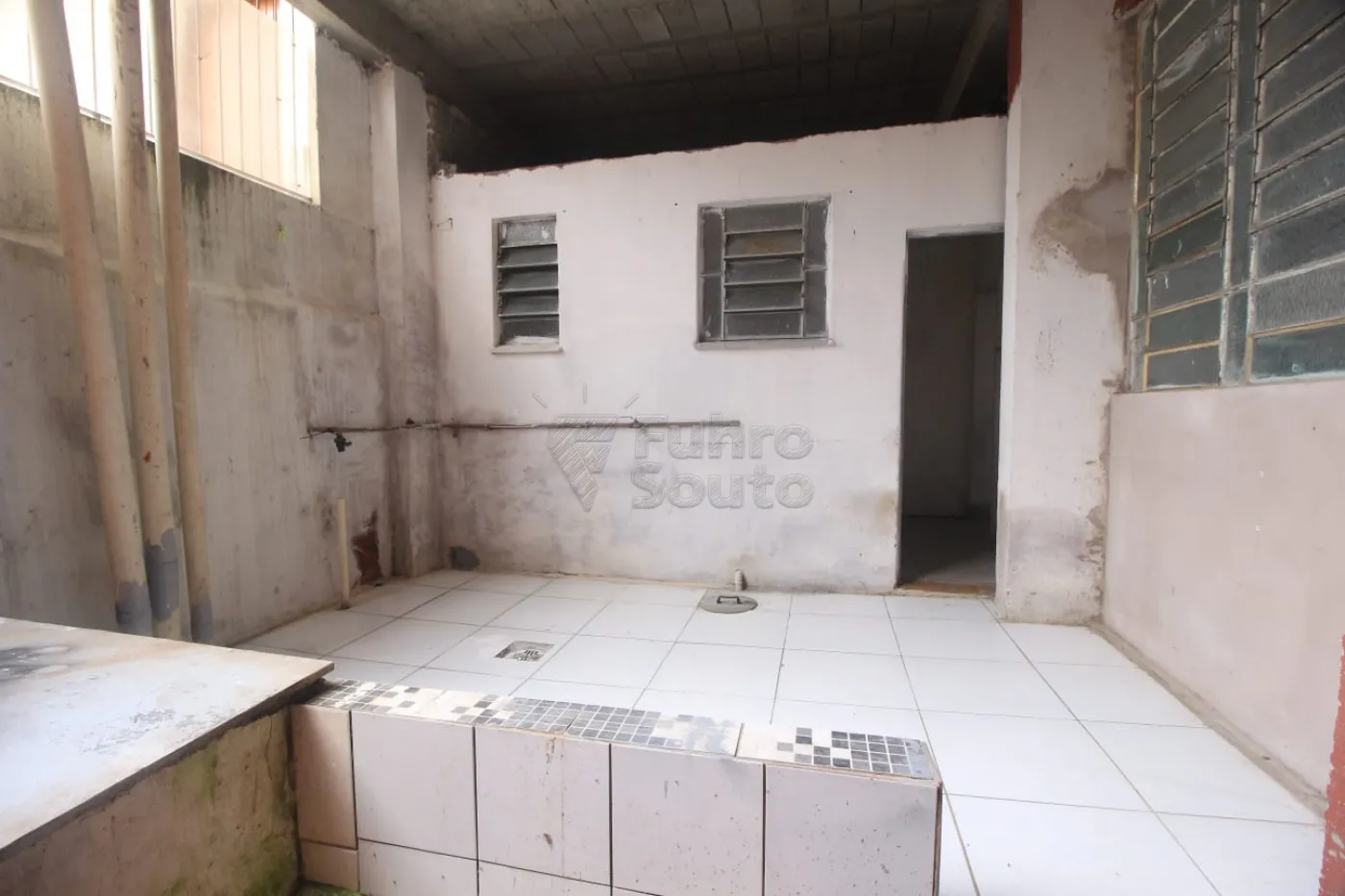Alugar Comercial / Prédio em Pelotas R$ 1.650,00 - Foto 19