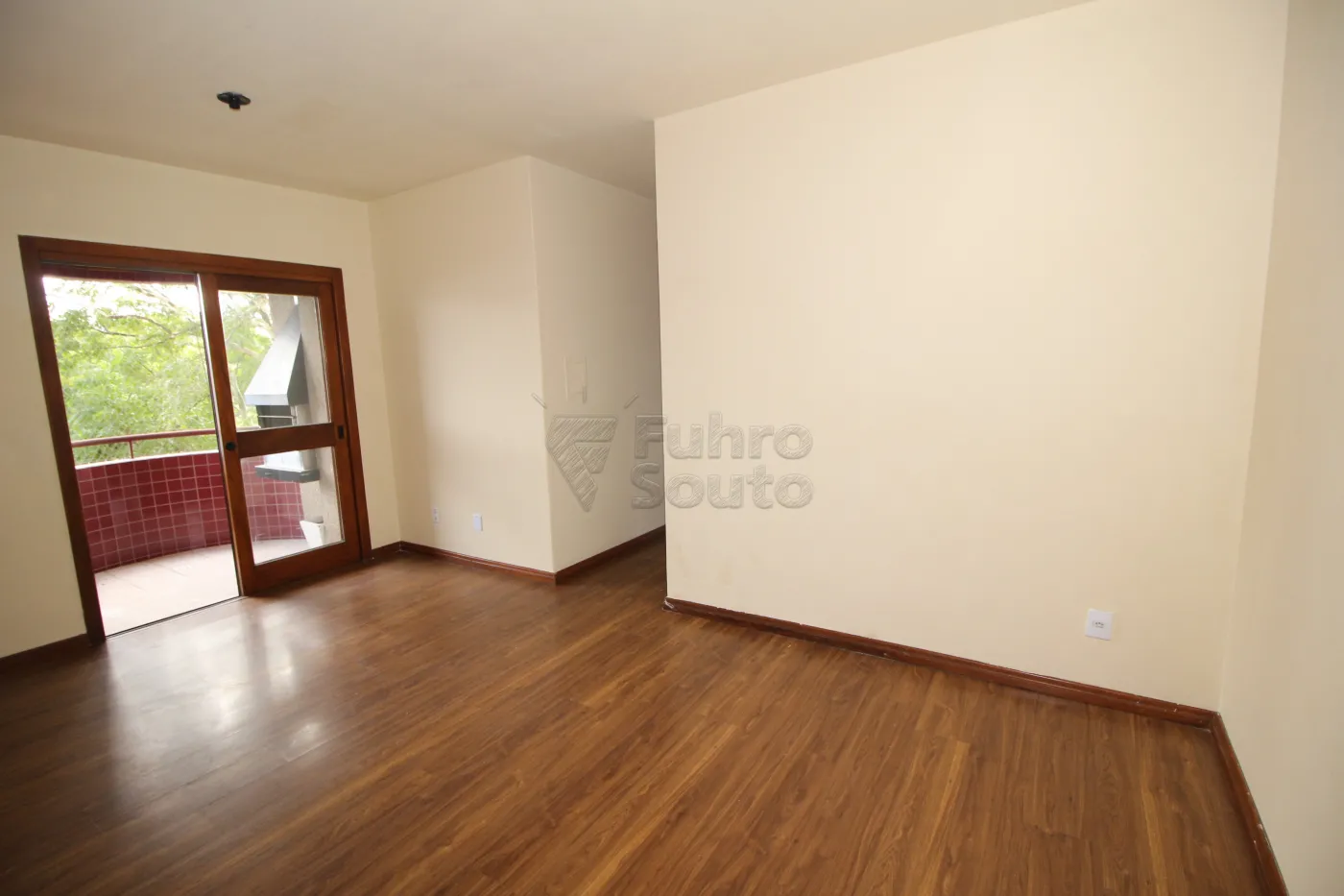 Alugar Apartamento / Padrão em Pelotas R$ 1.500,00 - Foto 3