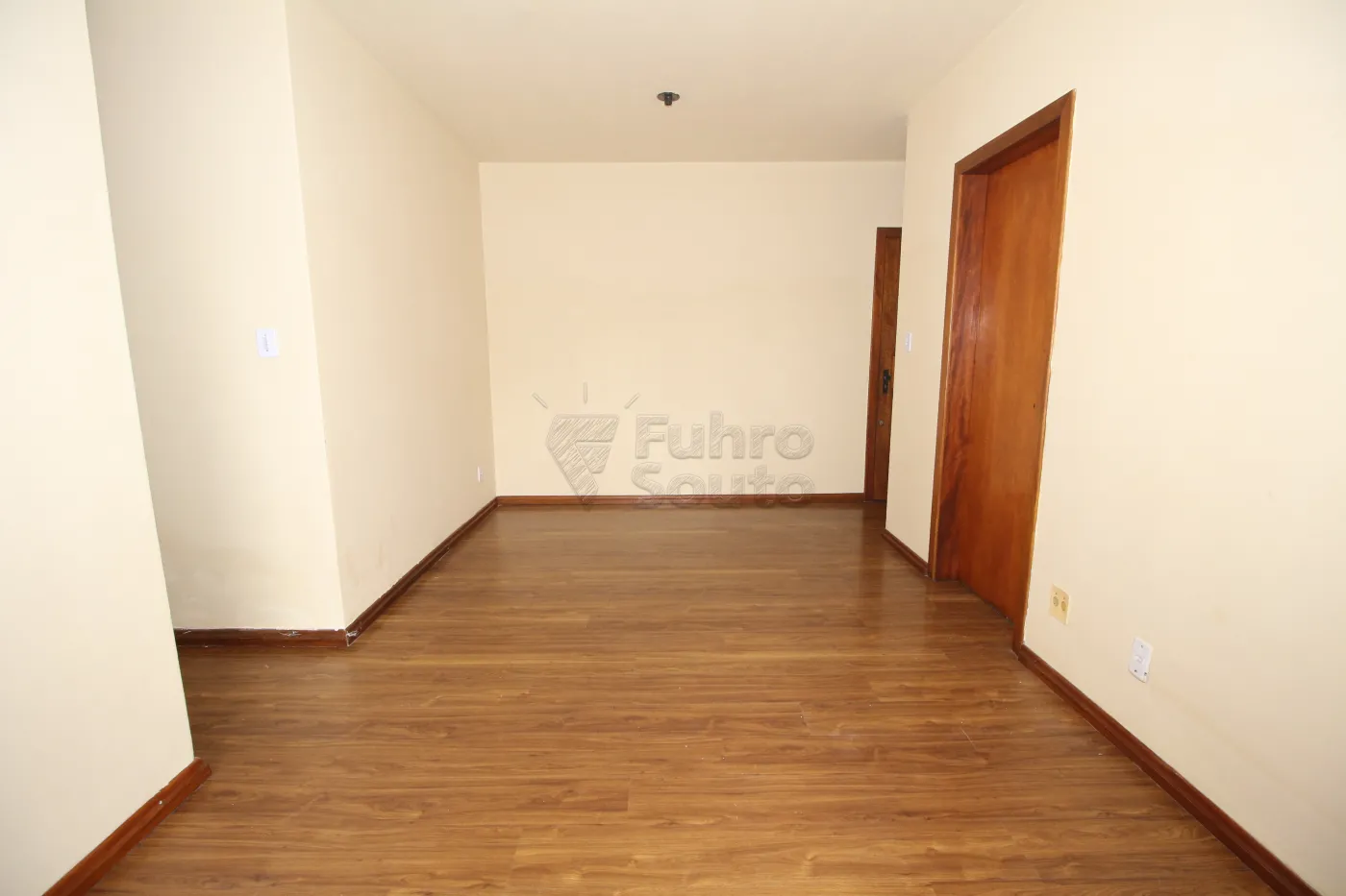 Alugar Apartamento / Padrão em Pelotas R$ 1.500,00 - Foto 5