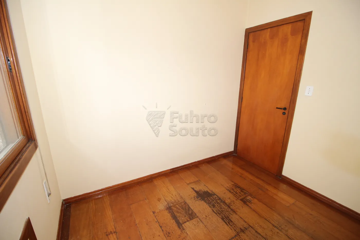 Alugar Apartamento / Padrão em Pelotas R$ 1.500,00 - Foto 11