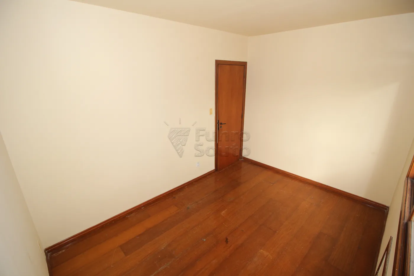 Alugar Apartamento / Padrão em Pelotas R$ 1.500,00 - Foto 16