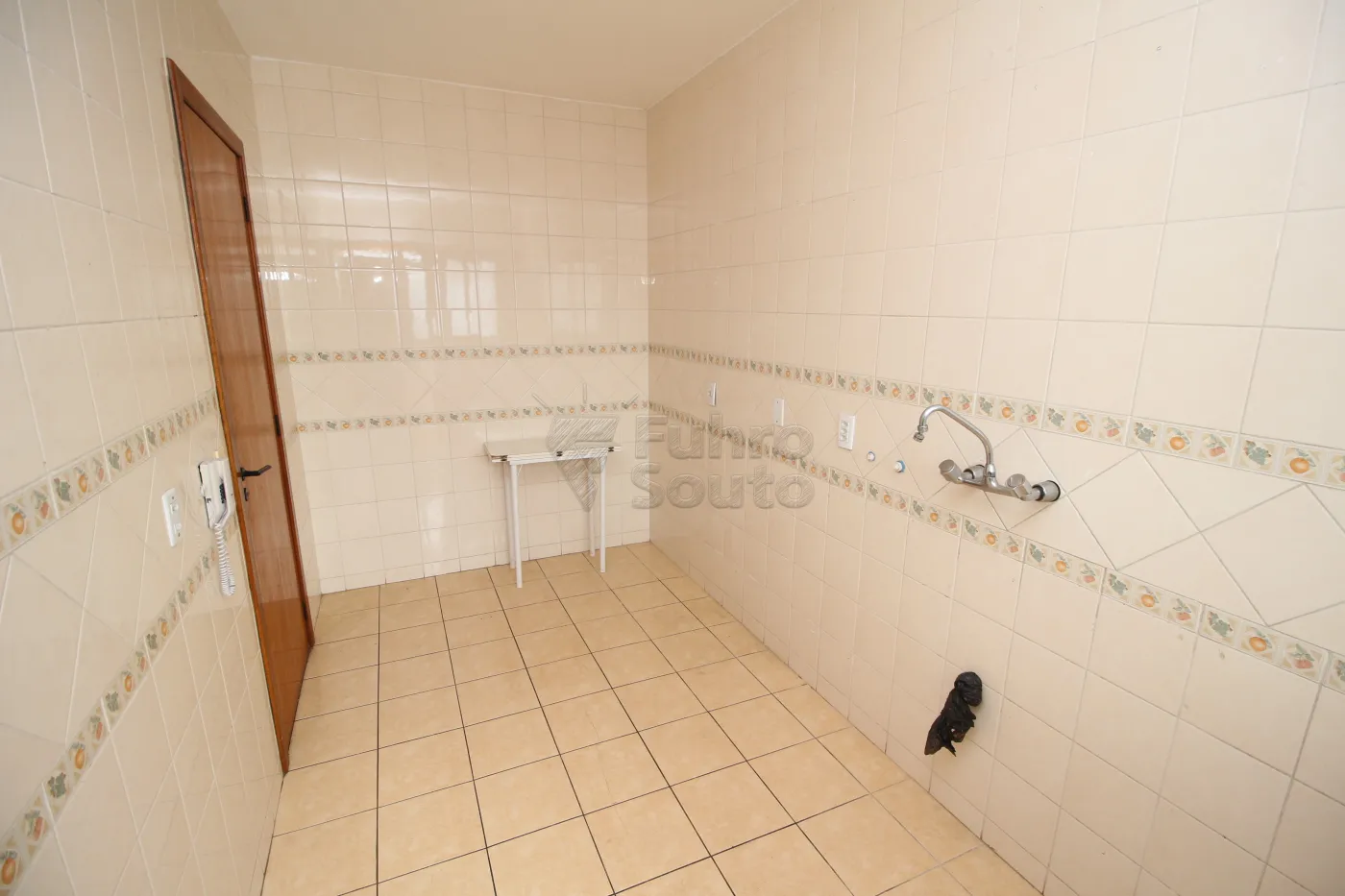 Alugar Apartamento / Padrão em Pelotas R$ 1.500,00 - Foto 26
