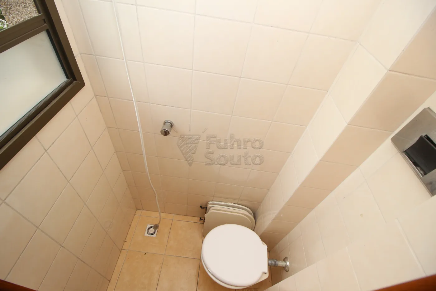 Alugar Apartamento / Padrão em Pelotas R$ 1.500,00 - Foto 30