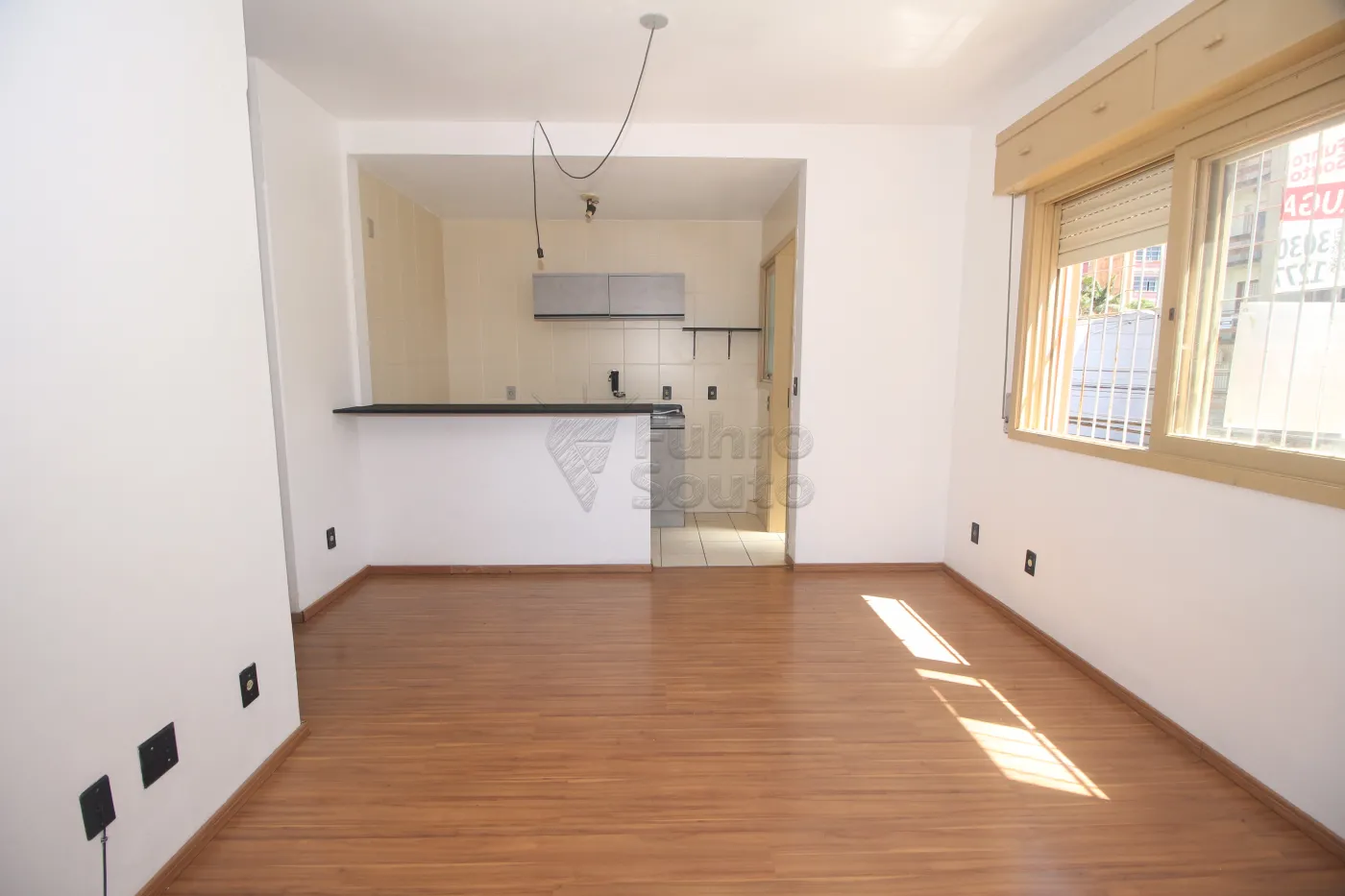 Alugar Apartamento / Kitinete em Pelotas R$ 750,00 - Foto 6