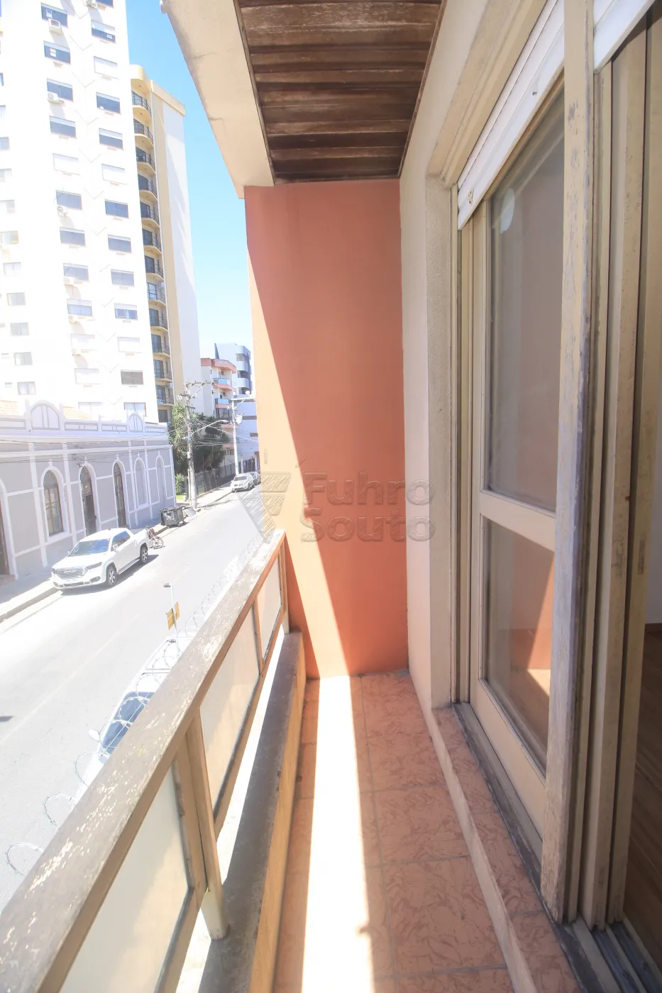 Alugar Apartamento / Kitinete em Pelotas R$ 750,00 - Foto 8