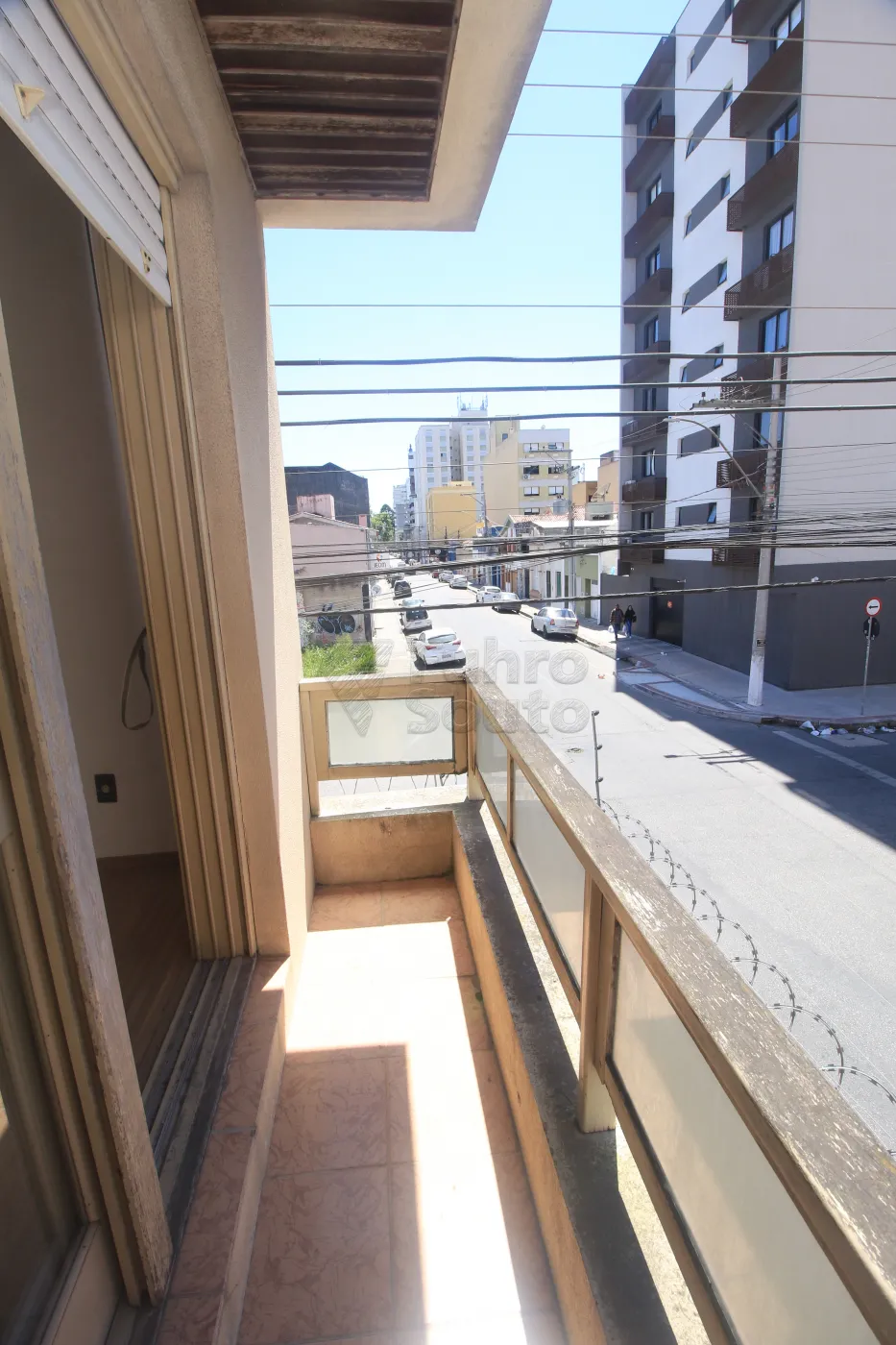 Alugar Apartamento / Kitinete em Pelotas R$ 750,00 - Foto 9