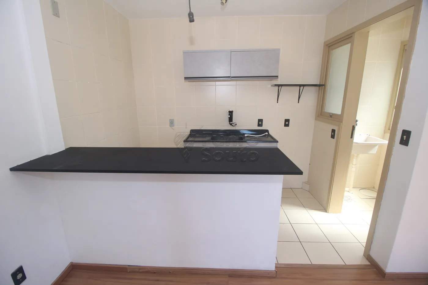 Alugar Apartamento / Kitinete em Pelotas R$ 750,00 - Foto 10