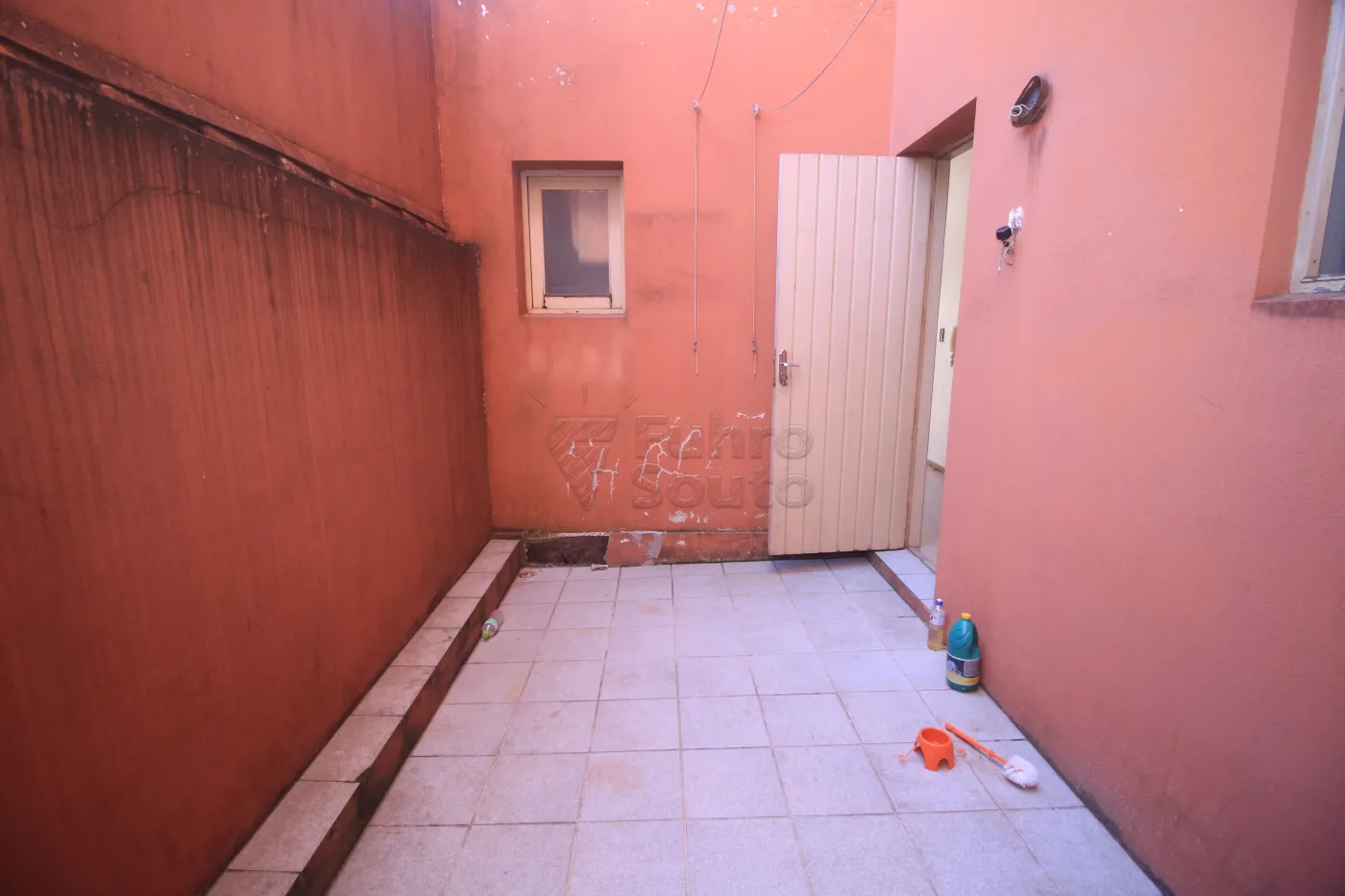 Alugar Apartamento / Kitinete em Pelotas R$ 750,00 - Foto 16