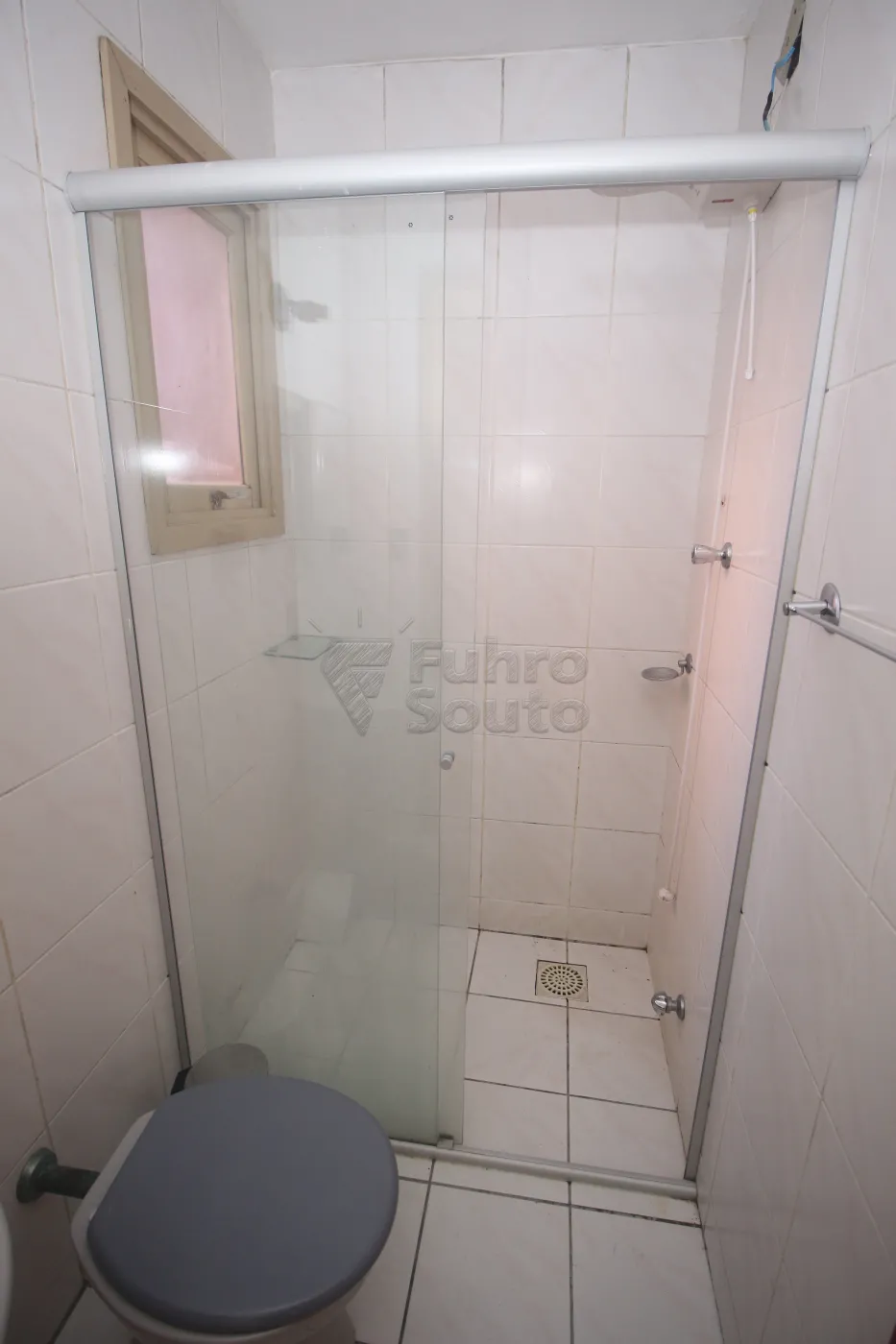 Alugar Apartamento / Kitinete em Pelotas R$ 750,00 - Foto 18