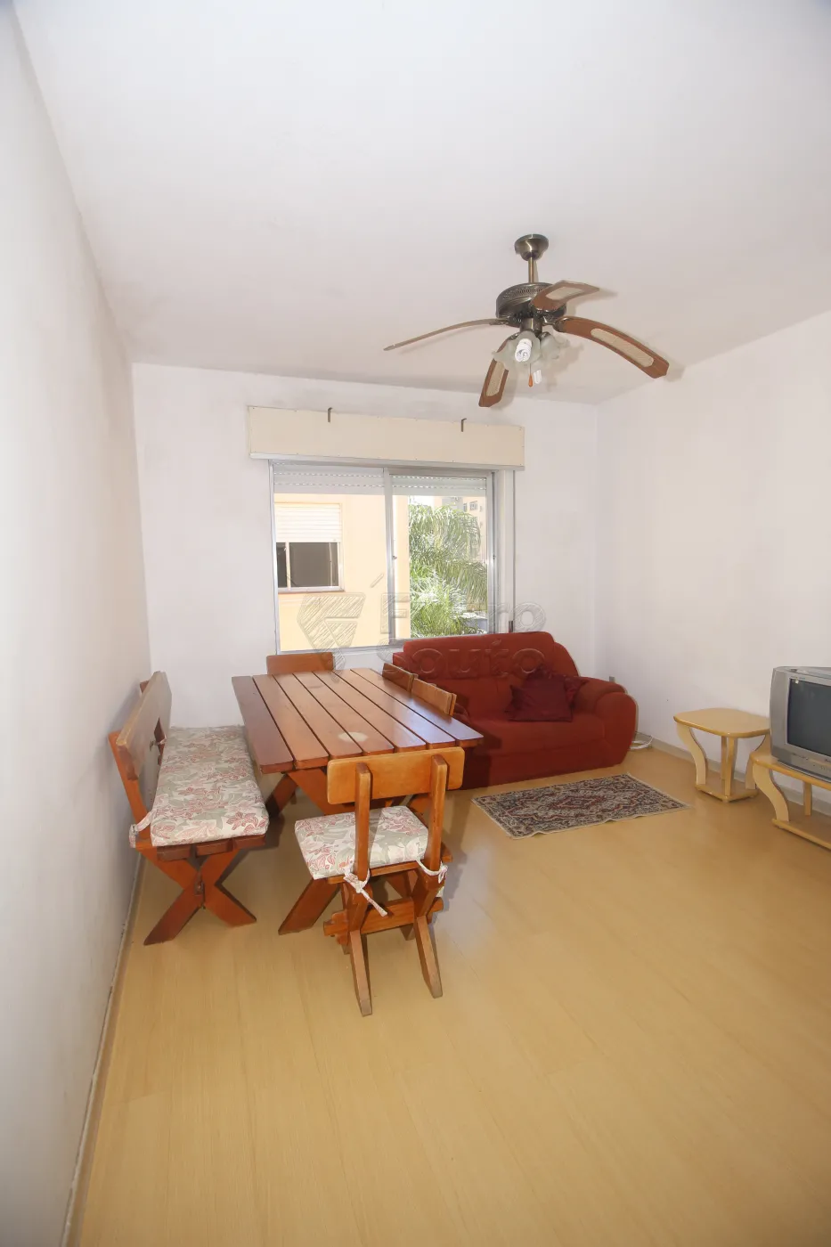 Alugar Apartamento / Padrão em Pelotas R$ 990,00 - Foto 2