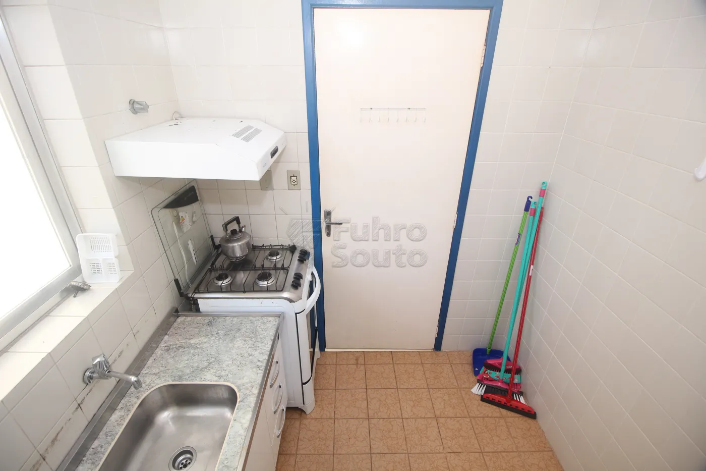Alugar Apartamento / Padrão em Pelotas R$ 990,00 - Foto 17