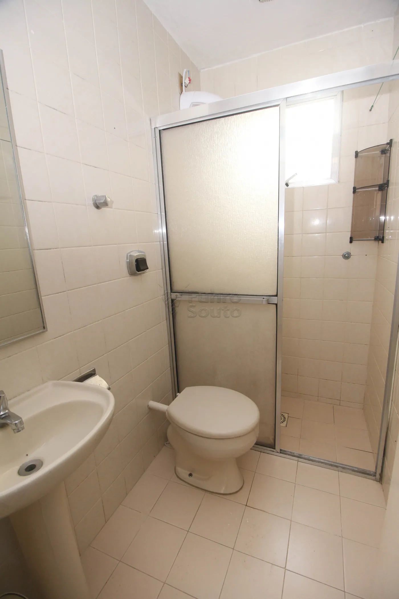 Alugar Apartamento / Padrão em Pelotas R$ 990,00 - Foto 19