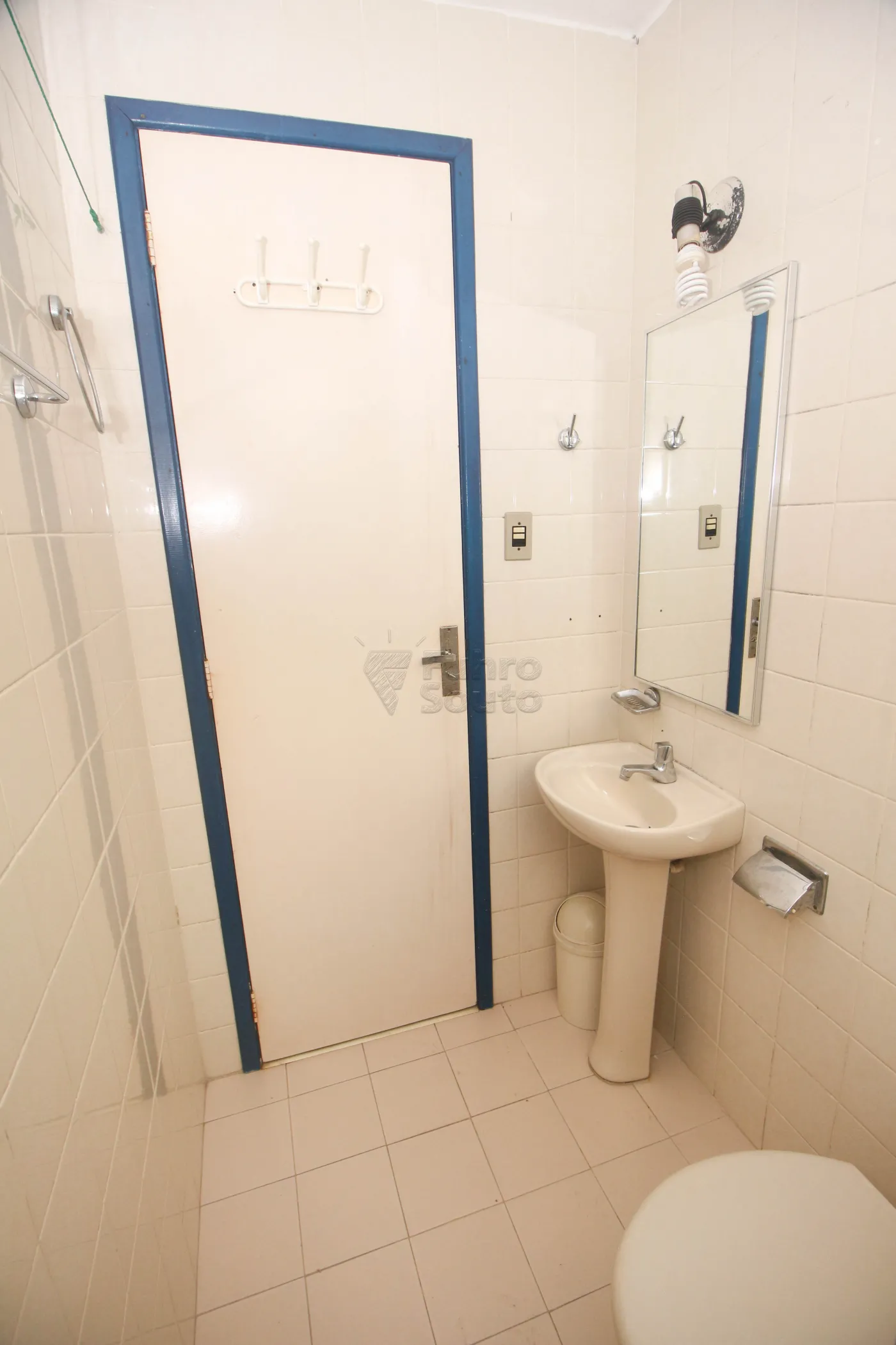 Alugar Apartamento / Padrão em Pelotas R$ 990,00 - Foto 21