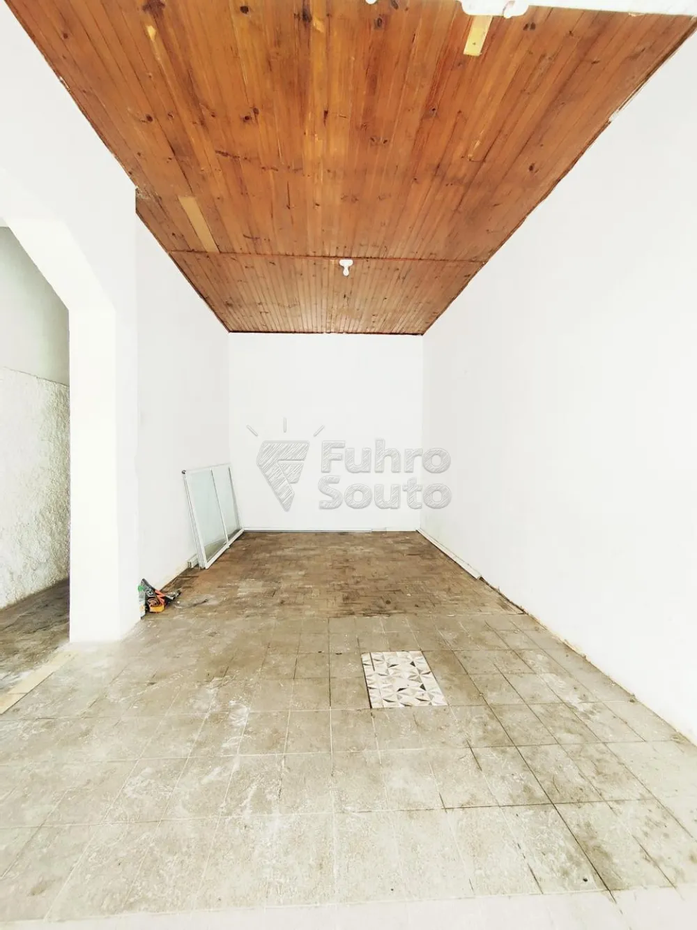 Alugar Casa / Padrão em Pelotas R$ 1.200,00 - Foto 1