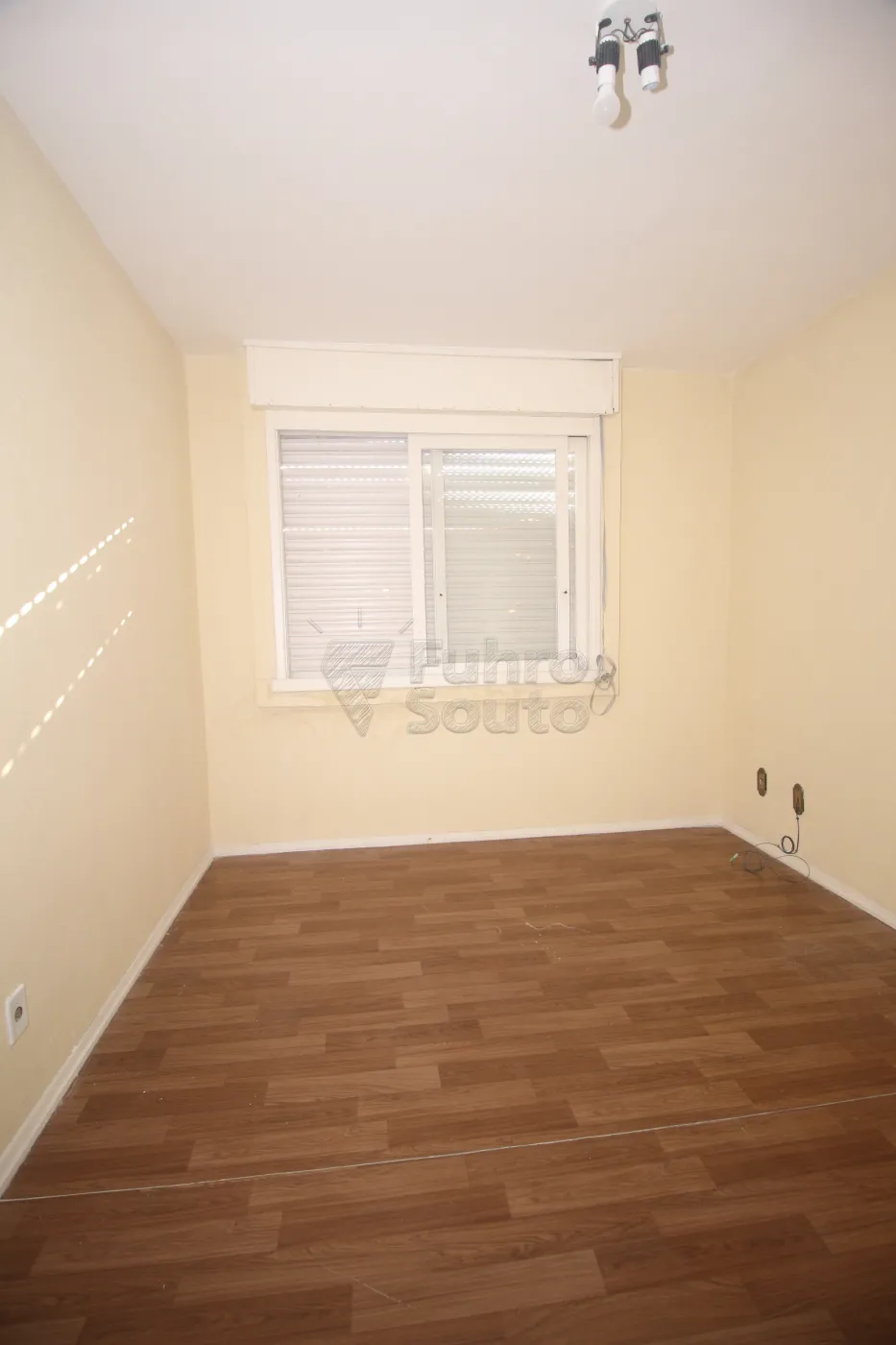 Alugar Apartamento / Padrão em Pelotas R$ 600,00 - Foto 2