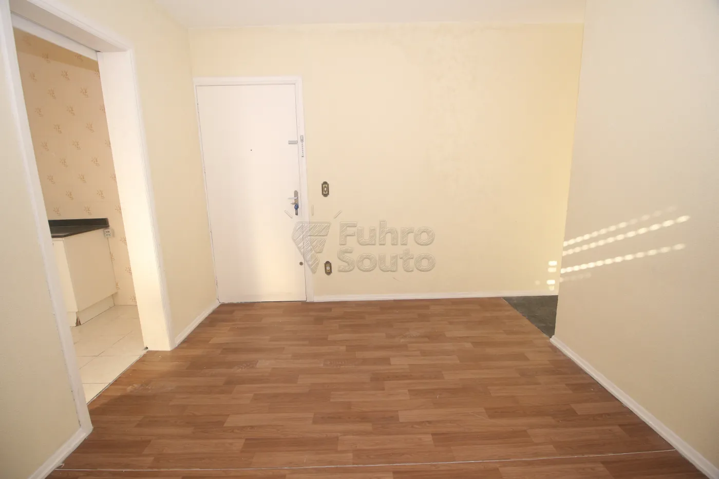 Alugar Apartamento / Padrão em Pelotas R$ 600,00 - Foto 5