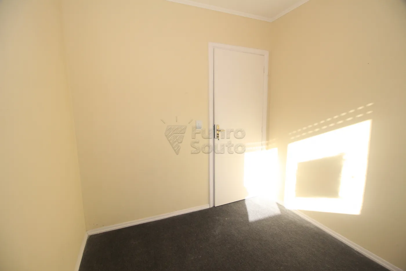 Alugar Apartamento / Padrão em Pelotas R$ 600,00 - Foto 10